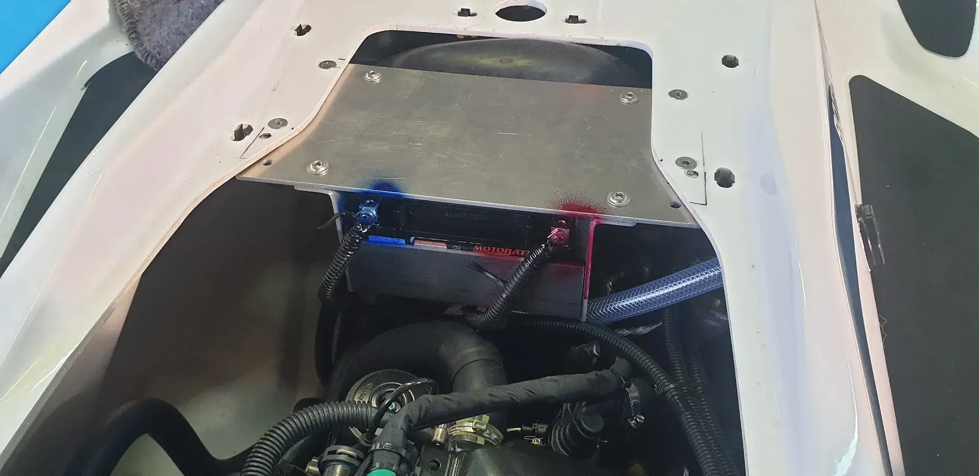 sea doo fishpro dual battery from front